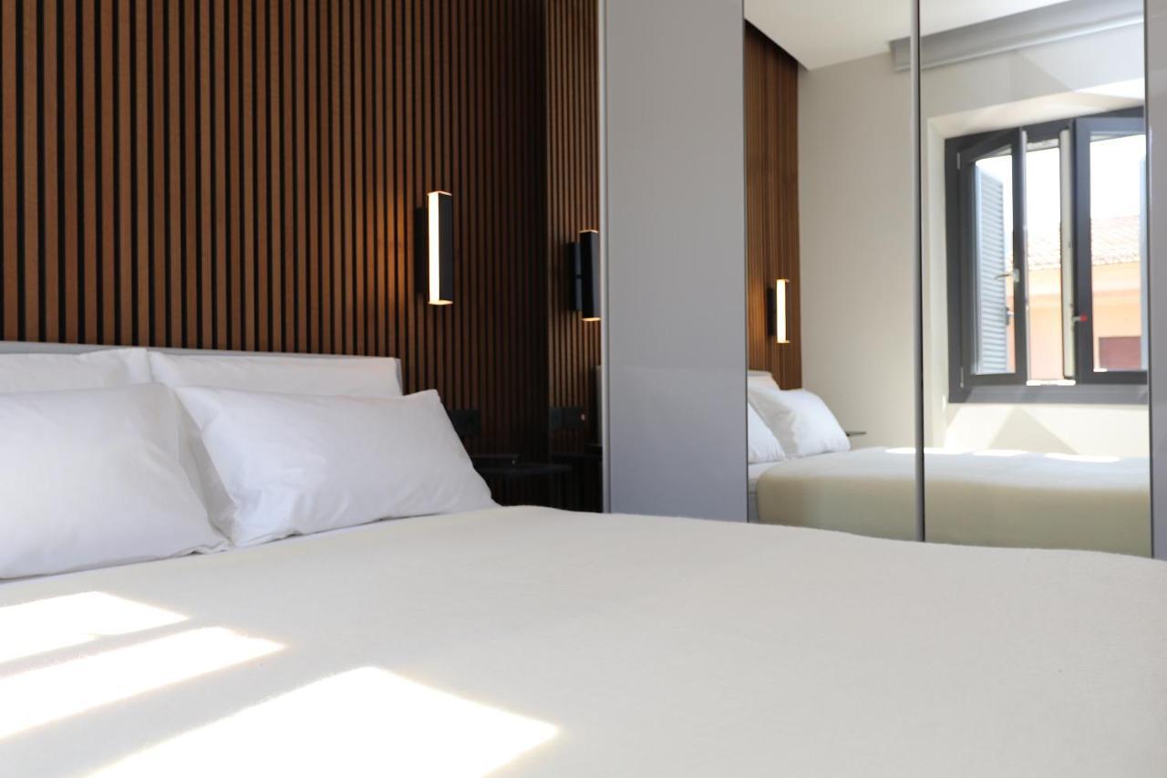 Renovated & Fully Equipped-luxurious-2room Fontana Suite, It Just Doesn't Get Any Better! Appartement