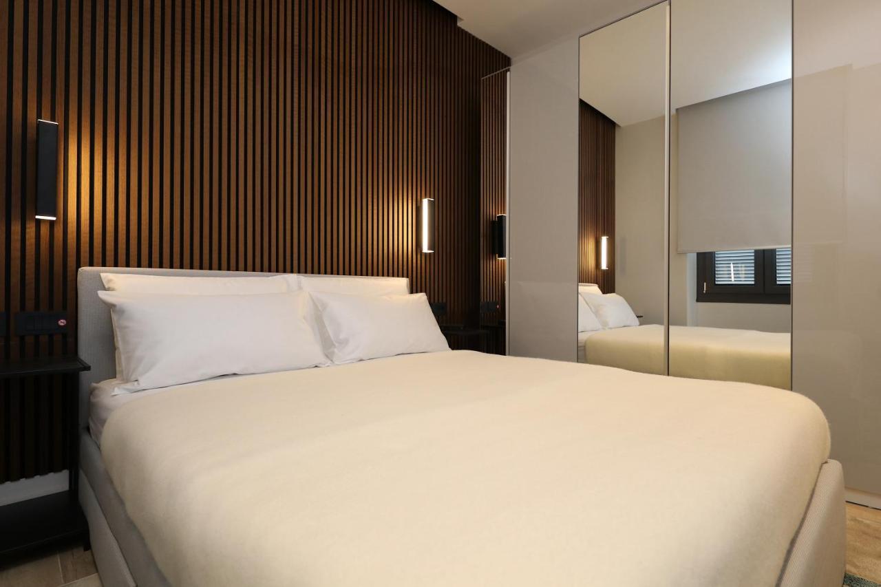 Apartment Renovated & Fully Equipped-luxurious-2room Fontana Suite, It Just Doesn't Get Any Better!