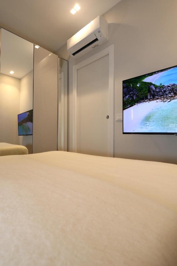 Renovated & Fully Equipped-luxurious-2room Fontana Suite, It Just Doesn't Get Any Better! Appartement *