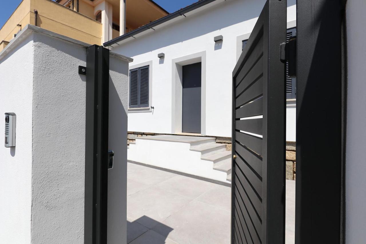Apartment Renovated & Fully Equipped-luxurious-2room Fontana Suite, It Just Doesn't Get Any Better! Olbia