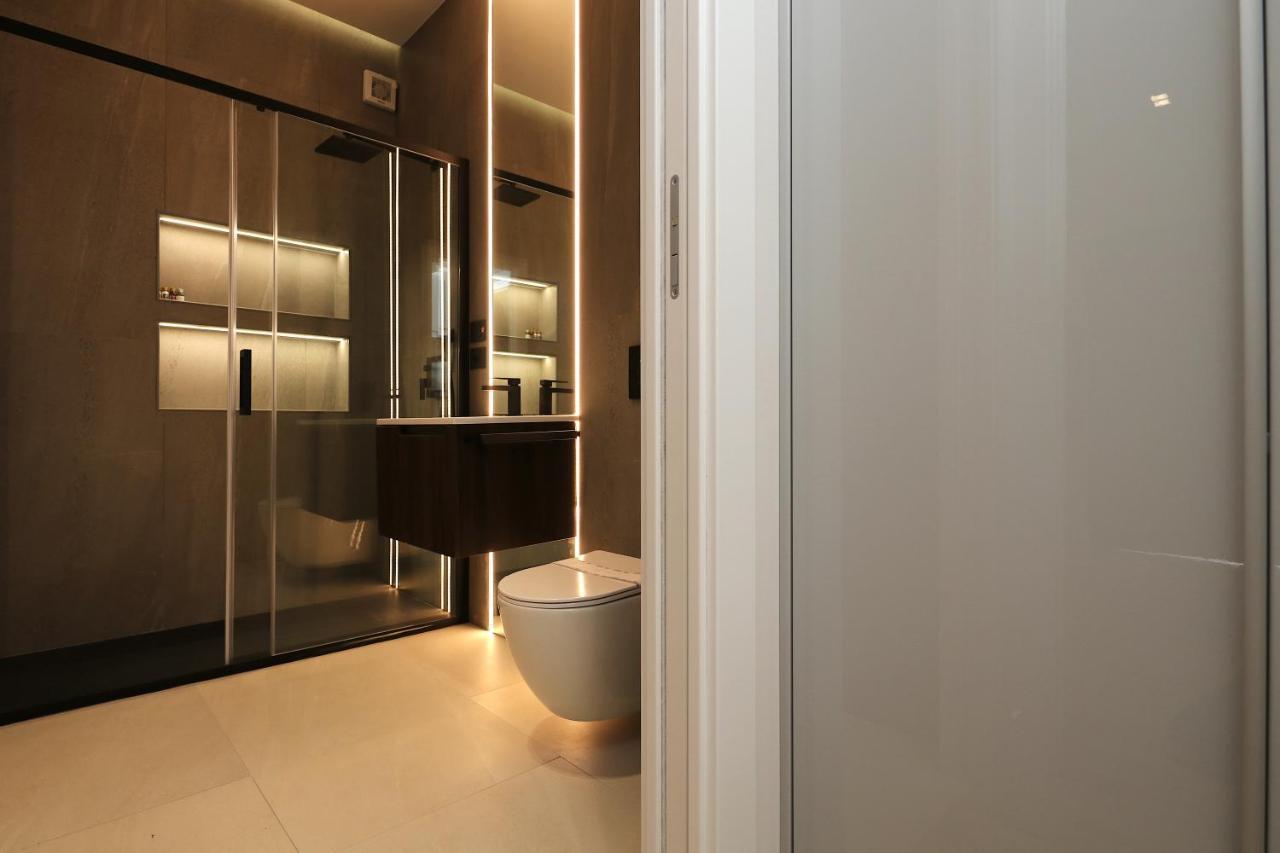 Apartment Renovated & Fully Equipped-luxurious-2room Fontana Suite, It Just Doesn't Get Any Better!