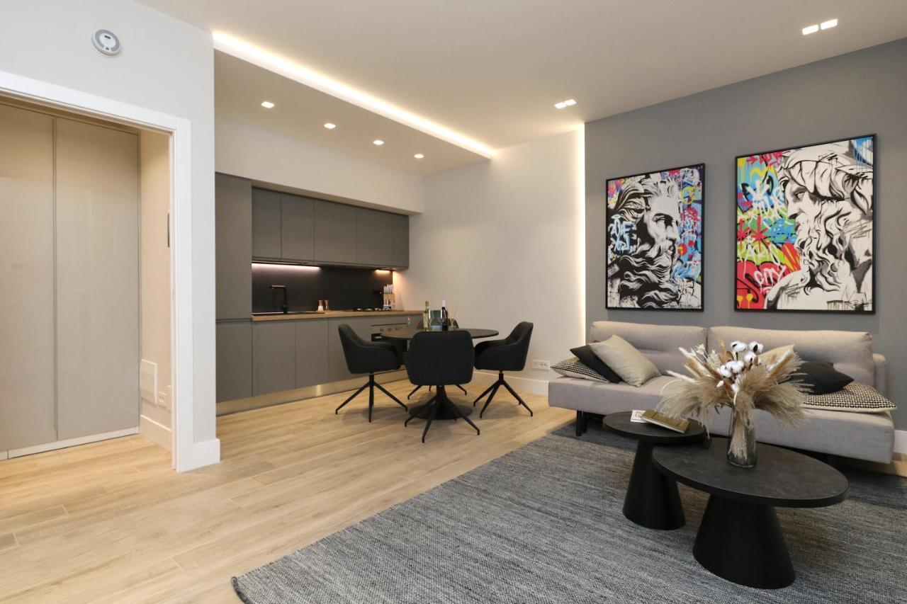 Apartment Renovated & Fully Equipped-luxurious-2room Fontana Suite, It Just Doesn't Get Any Better! *