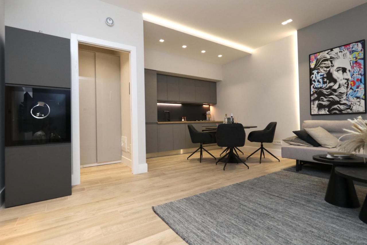 Renovated & Fully Equipped-luxurious-2room Fontana Suite, It Just Doesn't Get Any Better! *